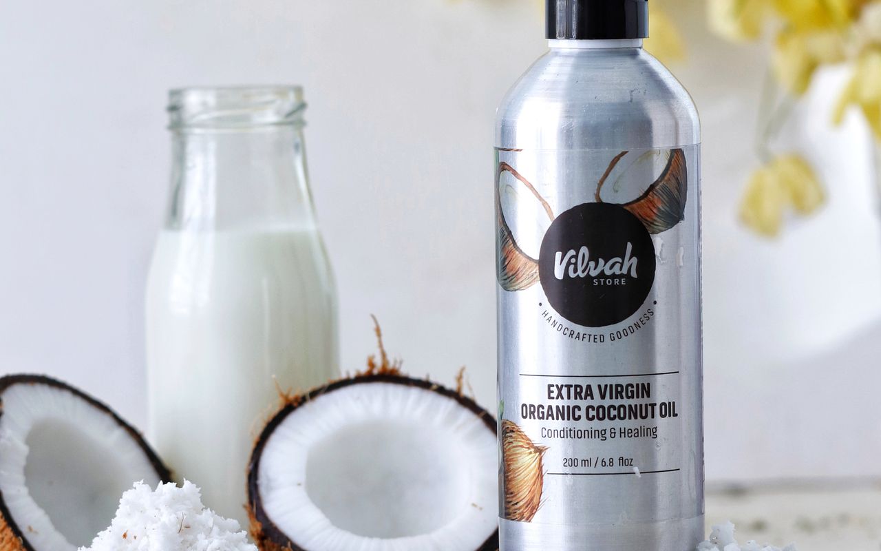 Coconut oil vs almond oil for hair care comparison in Pakistan