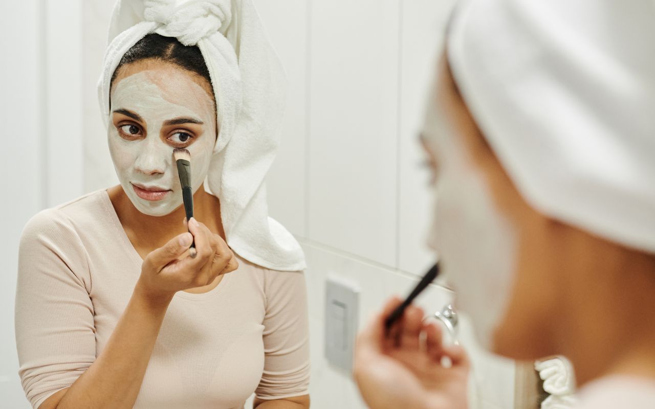 Best herbal face pack recipes for glowing skin in Pakistan