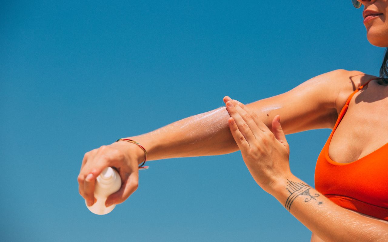 How to remove sun tan naturally at home in Pakistan